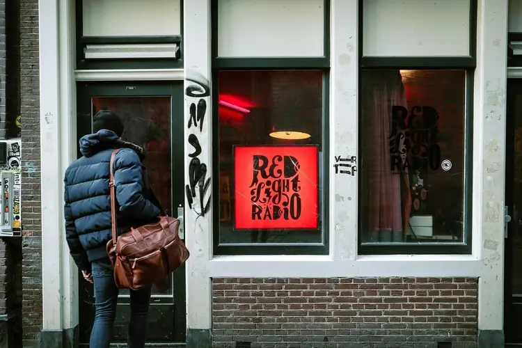 Opvallen als Amsterdamse ondernemer: 7 guerrillamarketingideeën die bijna niets kosten