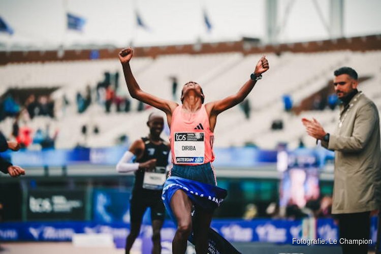 Buze Diriba loopt parcoursrecord bij TCS Amsterdam Marathon