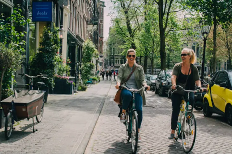 Online entertainment in Amsterdam: hoe herken je een betrouwbaar digitaal platform?