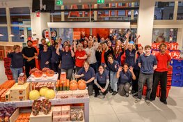 Veel belangstelling voor feestelijke opening vernieuwde HEMA Nieuwendijk