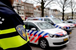 Politie zoekt getuigen achterlaten onthoofde pop